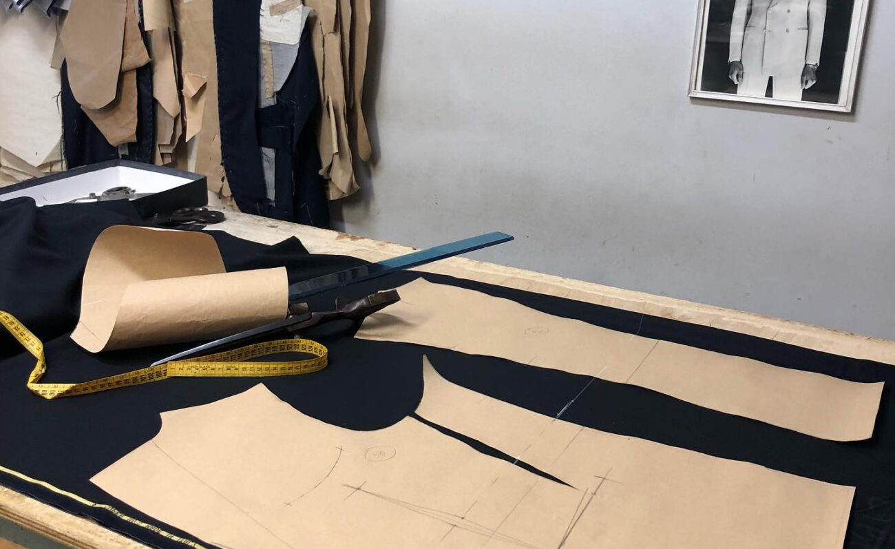 lavorazione abito da sposo